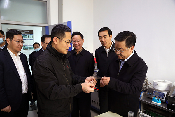 王新伟调研金属所